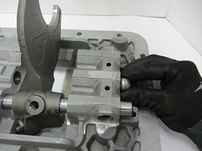 _Graphics/Web/TRSM0970_gear shift housing reassembly 9.png